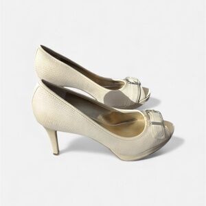 Alfani Shayla cream peep toe heel shoes size 8